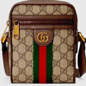 Gucci Authentic crossbody messenger bag